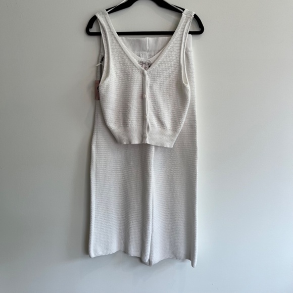 Sincerly Jules Pants - NWT Sincerely Jules knit set in White Sleeveless Size M